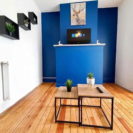 Du Port Apartment *