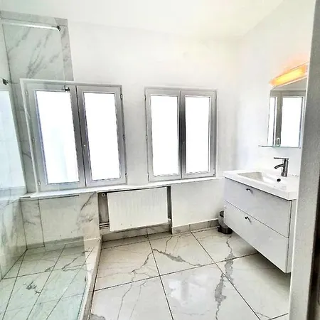 Du Port Apartment